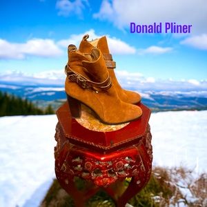 Donald J Pliner Sz 7.5 m brown heeled boots suede side zipper leather interior